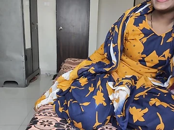 Desi Indian Kamwali seduces her possessor with steamy hookup & rough dealings
