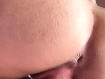 Cute amateur webcam teen girl toying pussy on high webcam