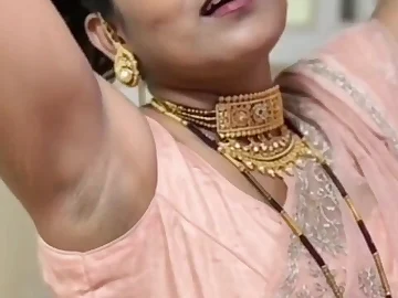 Indian housewife Gal flaunts her cock-squeezing underarms in saree