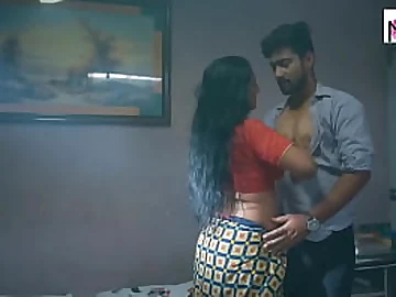 Stepbrother seduces Indian super-bitch & bangs her from behind in first-ever-timer Hindi intercourse video