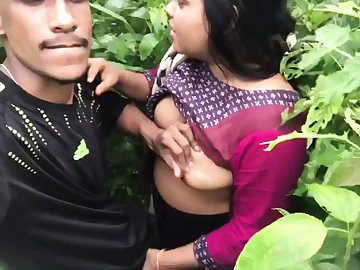 Desi Devar and Bhabhi hook up in the jungle and moan in enjoyment